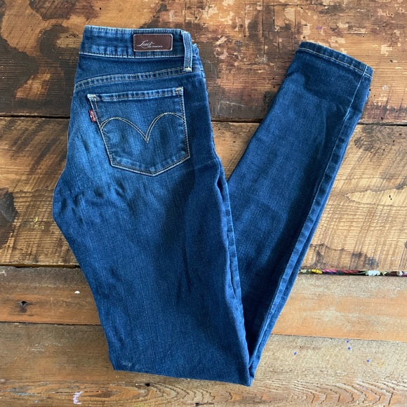 Woman’s Levi’s Skinny Jeans 👖 - Picture 1 of 4